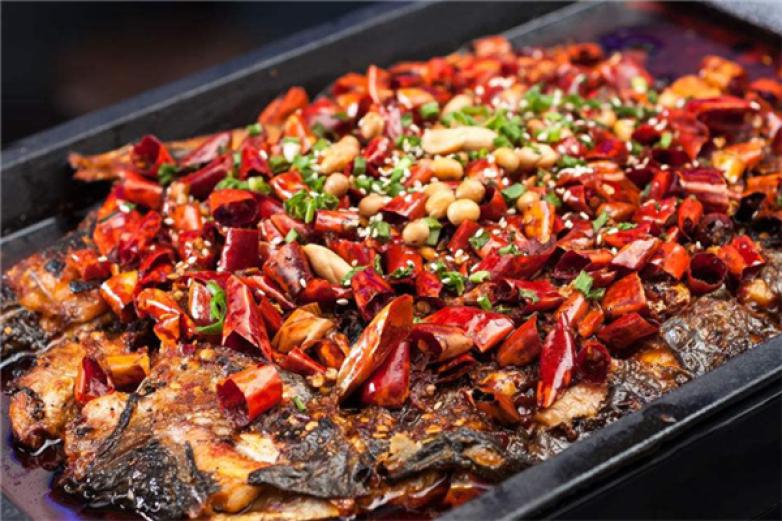 大脸猫爱吃鱼烧烤